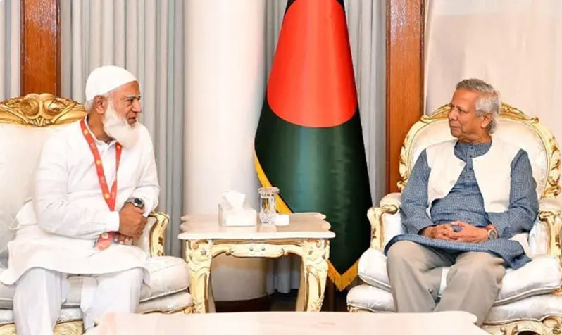 নির্বাচনের ফল ‘শান্তভাবে গ্রহণ করায়’ জামায়াত আমিরকে প্রধান উপদেষ্টার ধন্যবাদ